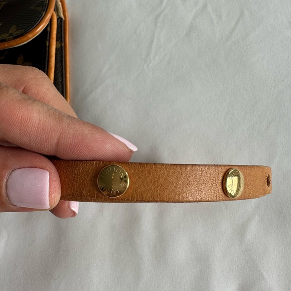 Louis Vuitton belt bag - Picture 11 of 11